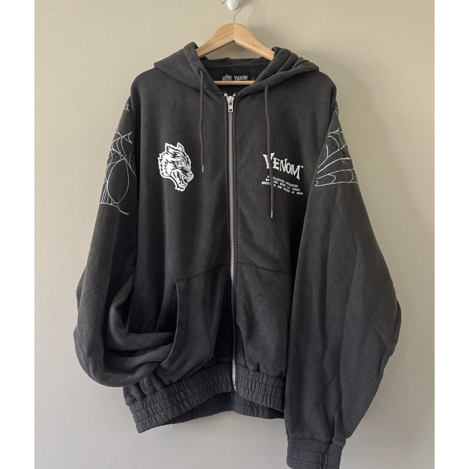 New Marvel Venom X Collab Darc Sport Zip Up Hoodie Gray Wolves Bodybuilding Club